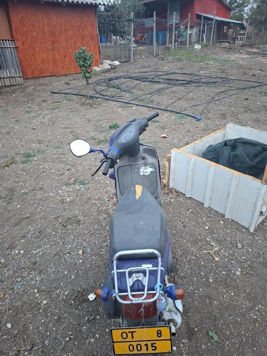 Vând scuter HONDA sh 49 cc 2 timpi sau schimb cu Kukirin G2