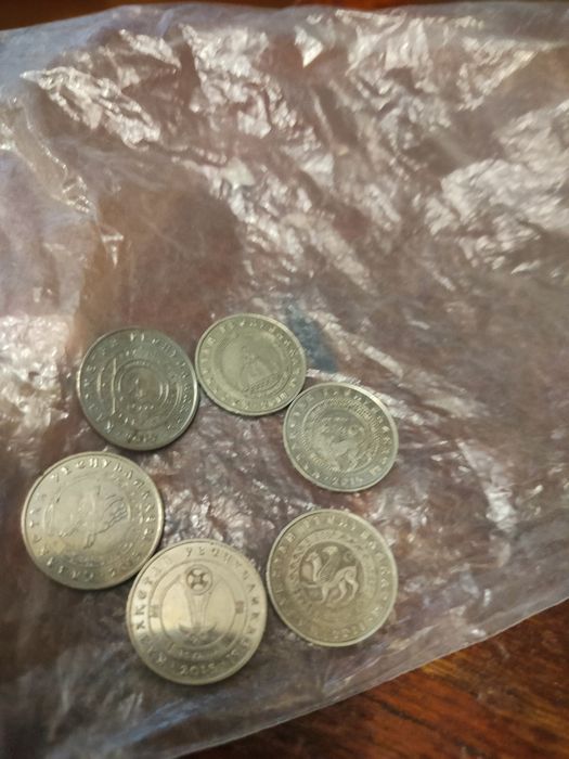 Продам монеты серебро и юбилейки