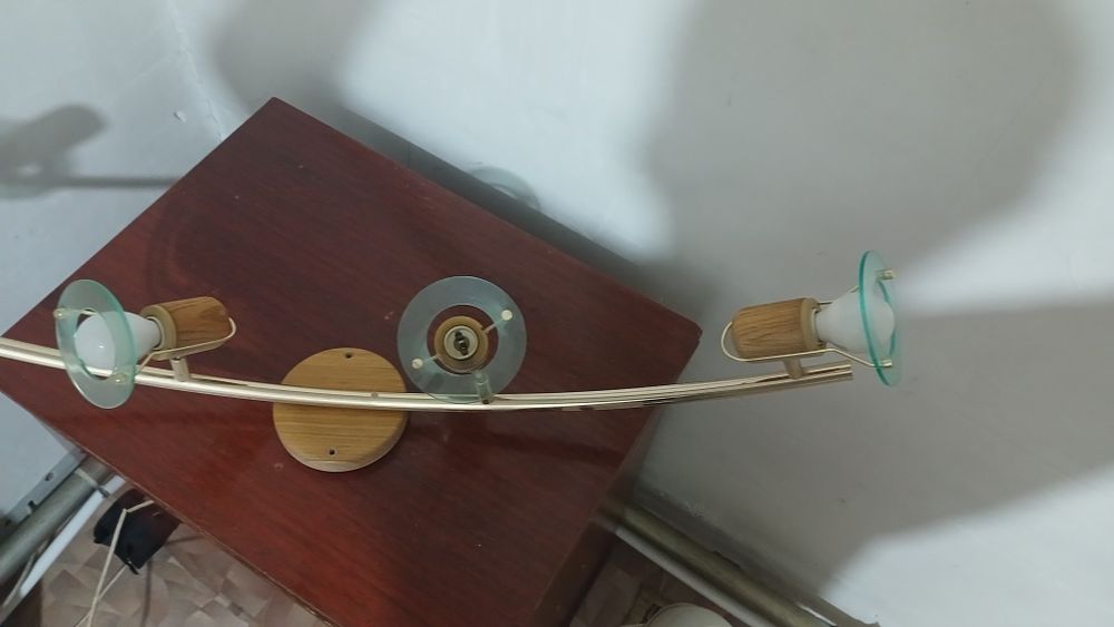 Продам светильник настеный