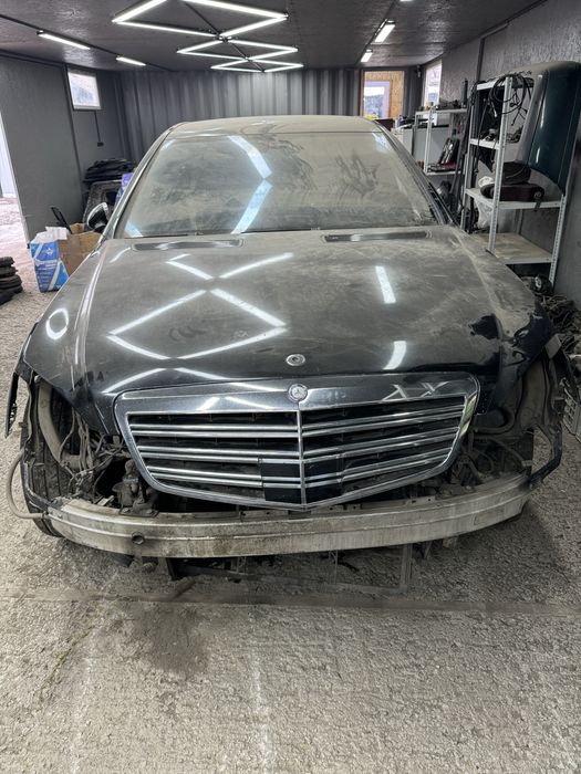 Капот двери на мерседес 221