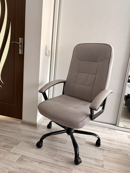 Set birou + scaun de birou – stare foarte bună