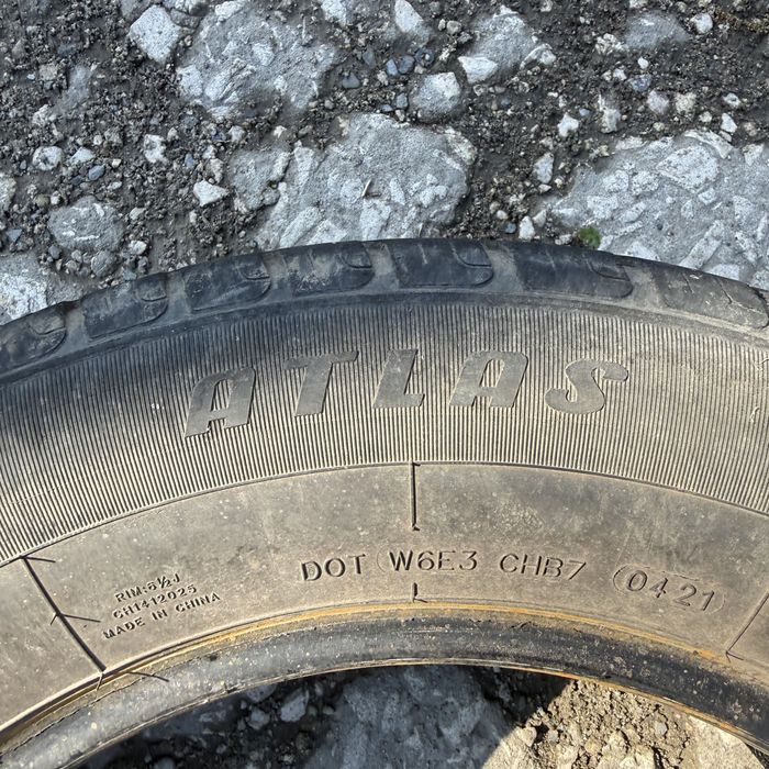 2 броя зимни гуми Atlas 215/65 R16 Dot 0421 ном 734