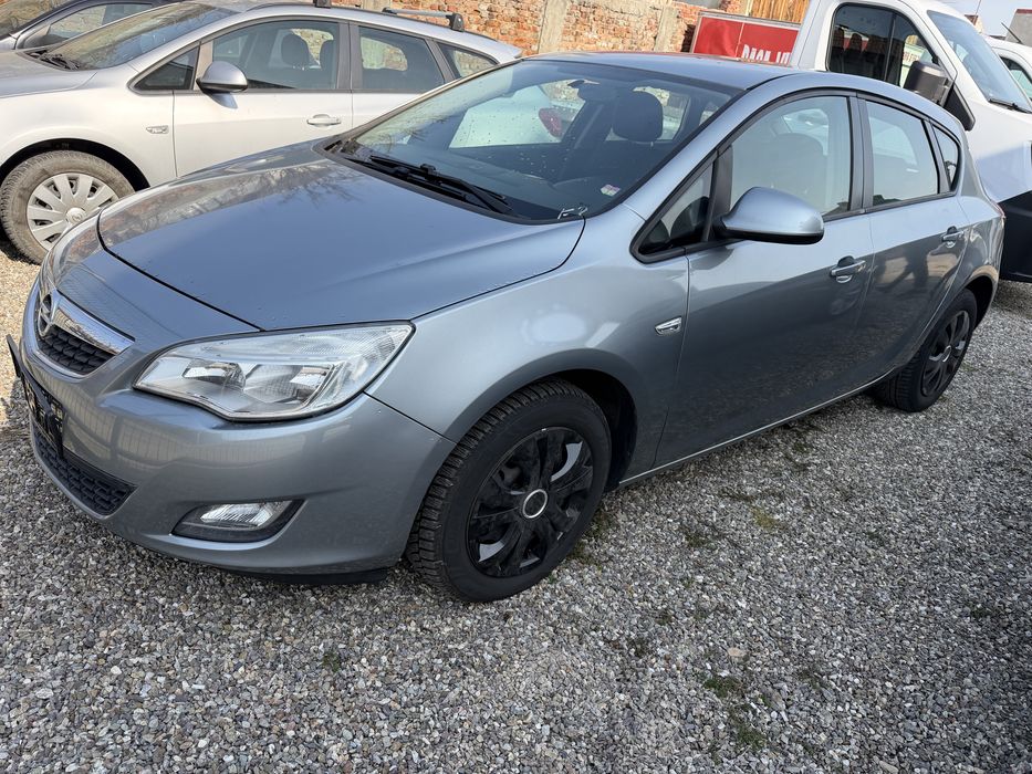 Opel Astra j 1,4 2012