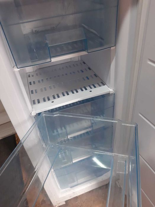 Продам морозильную камеру