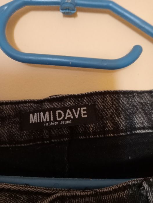 Vând blugi mărimea 30