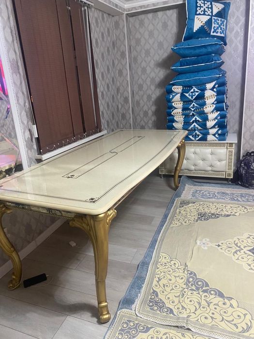 Стол            .