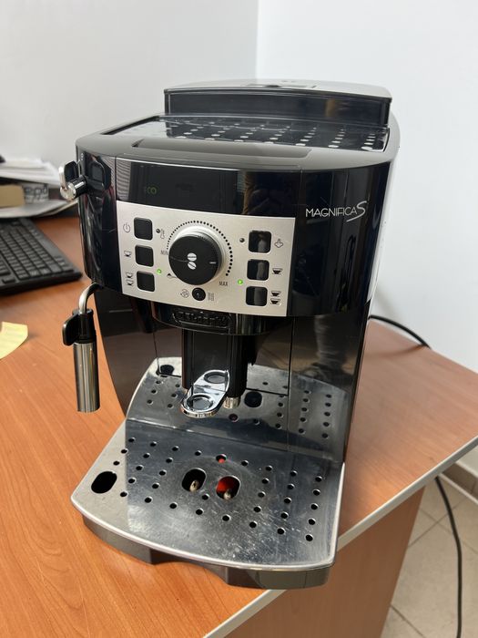 Espressor cafea Delongi magnifica s