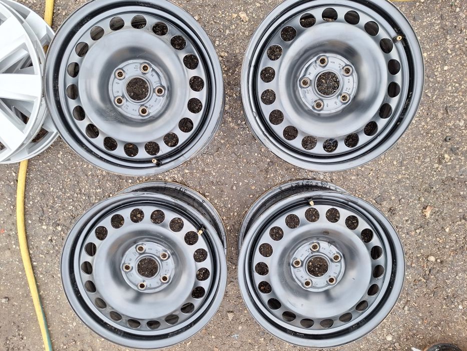 Фолскваген-16цола-5/112-с оригинални тасове