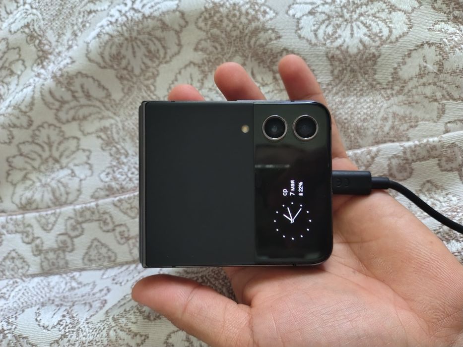 Самсунг zFlip 4 продам