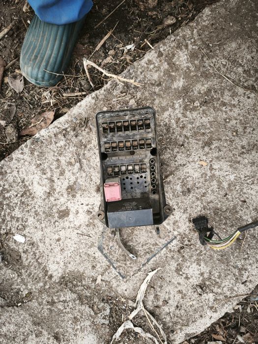 Запчасти от Мерседес 190