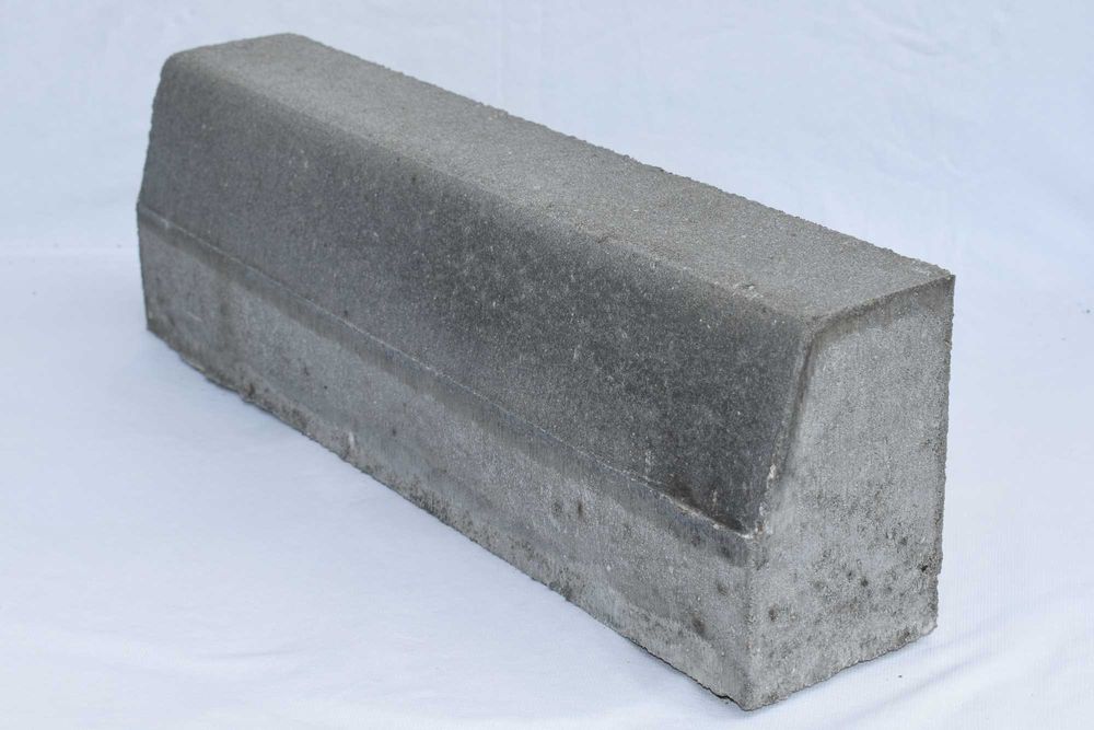 Pavele, borduri, jardiniere - amenajare curte