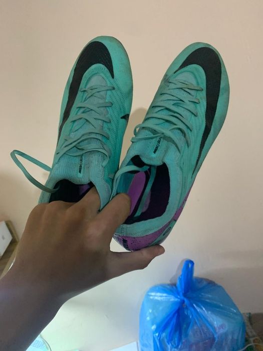 Продаю бутсы Airzoom