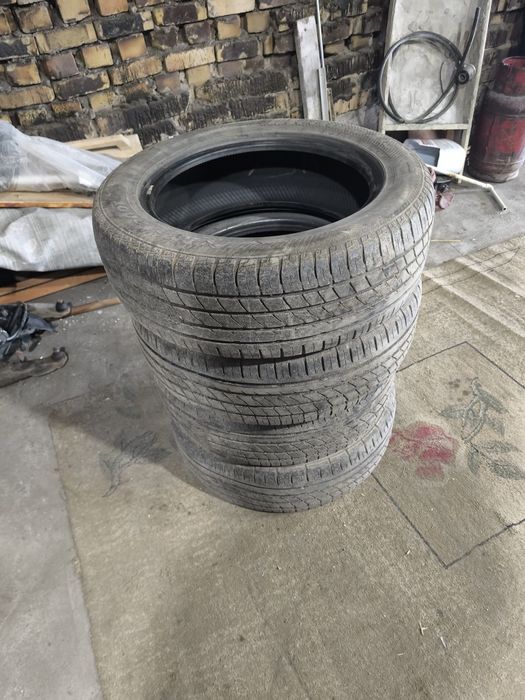 Продам резину 215/60/17