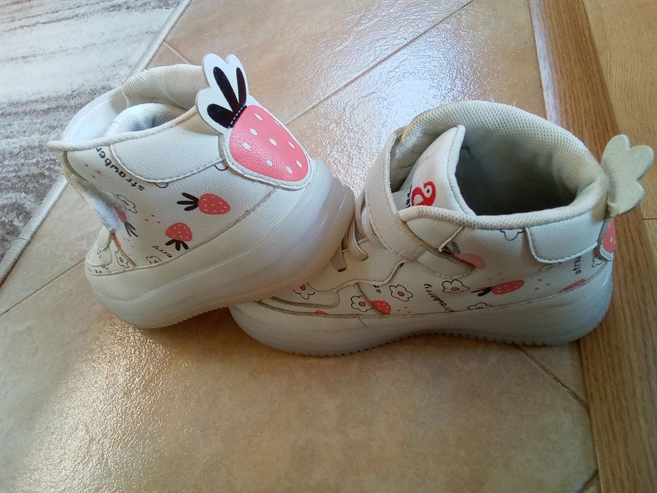 Детски боти ягодки 30 номер