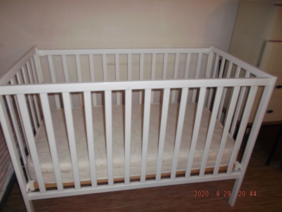 детская кроватка 120/60