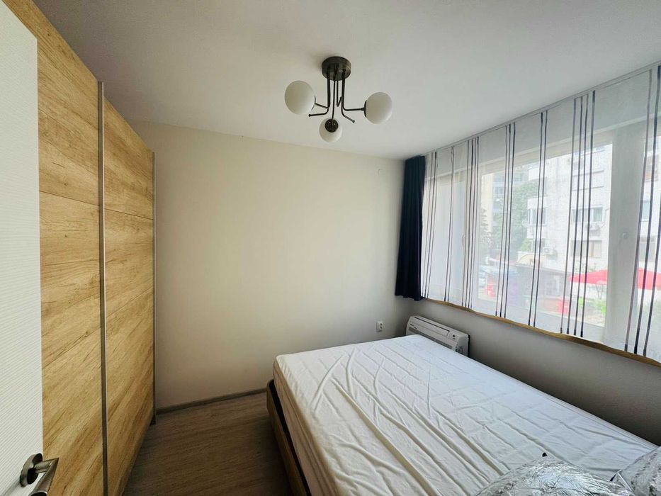 Продава се Тристаен апартамент в Бургас, Лазур - 120 кв.м за 2334 €/кв.м - Снимка #9