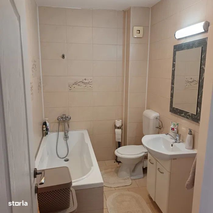 Apartament de vanzare 3 camere 53mp 2 balcoane zona Floresti Terra