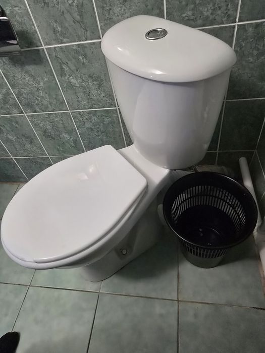 Продам унитазы б/у