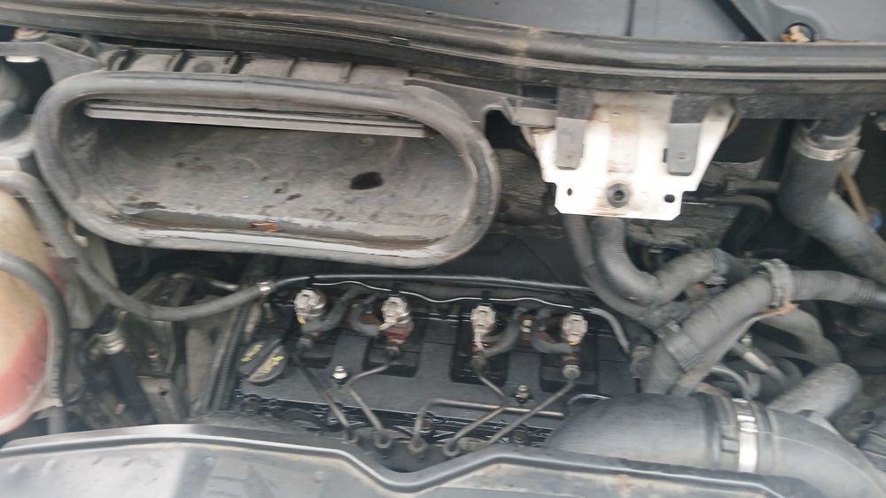 Продавам товарен бус Peugeot Boxer 2.2 HDI