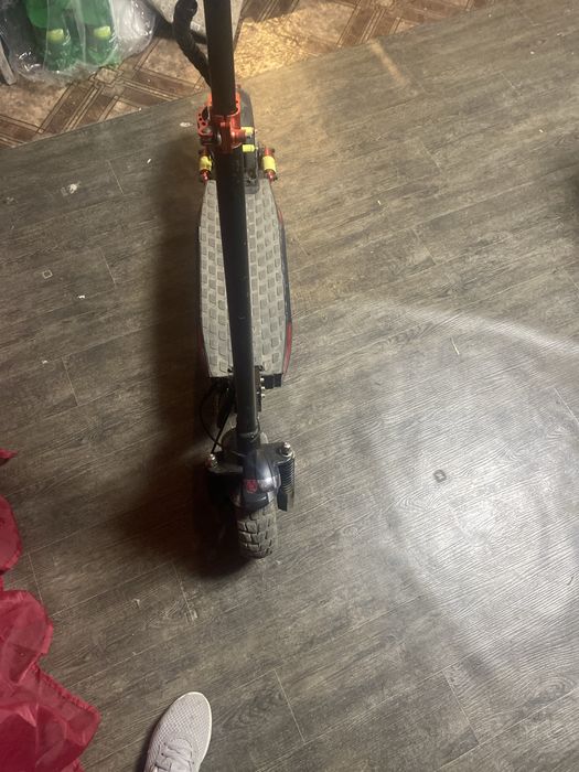 Vnd trotinata elctrica mai multe detali in privat