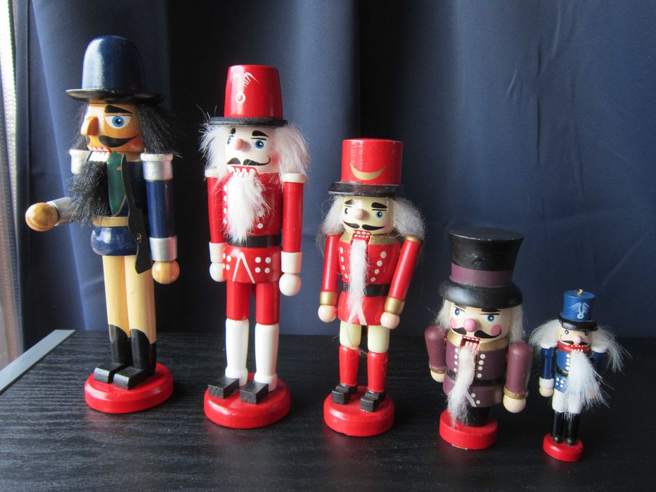 cadou rar Craciun Soldati Spargator nuci Germania handmade lemn 1960