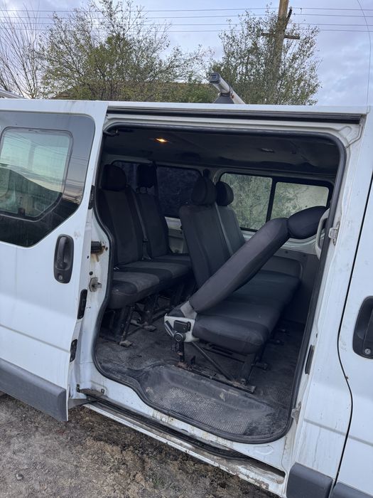 Vand opel vivaro 8+1