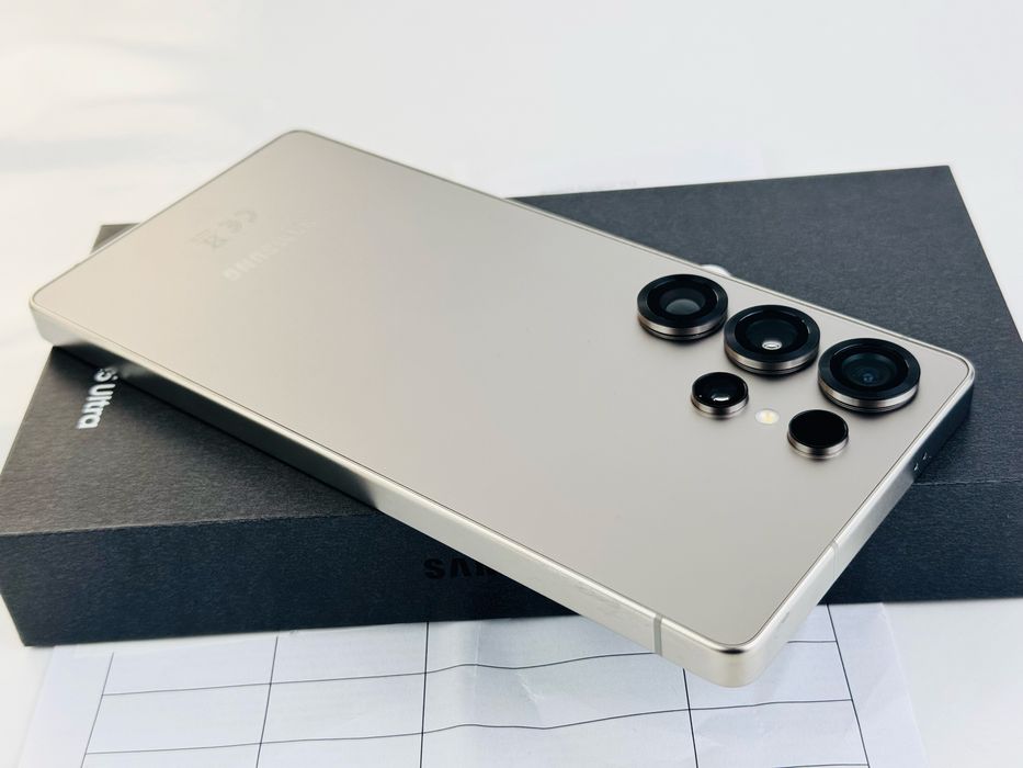 Samsung S25 Ultra 5G 256GB Titanium Gray 100% Батерия 2г. Гаранция!