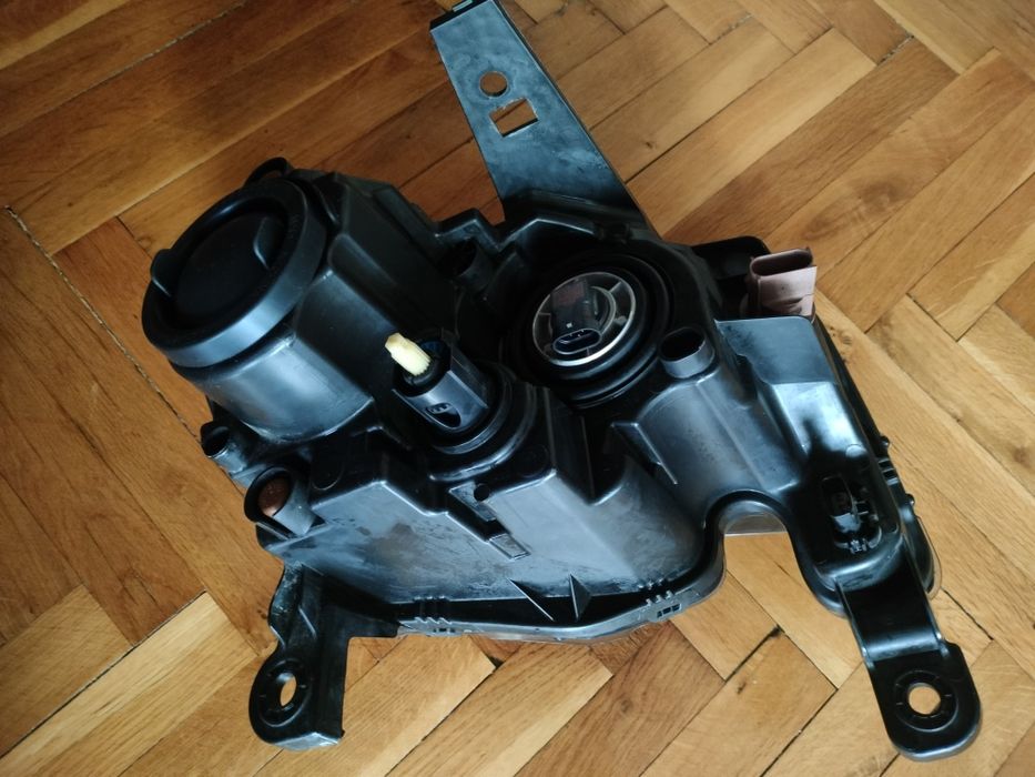 Оригинален ляв Фар за Jeep Grand Cherokee WK2