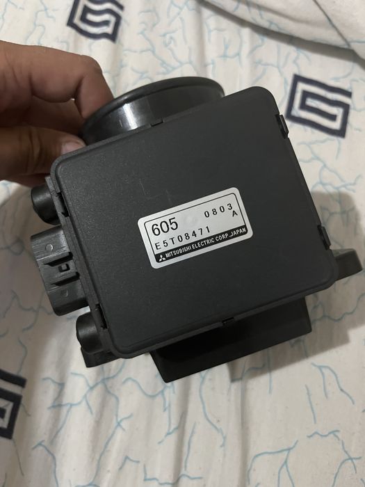 Продам датчик ДМРВ E5T08471 mitsubishi