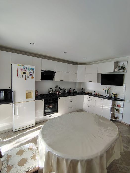 Продам 2хком квартиру район Азии.