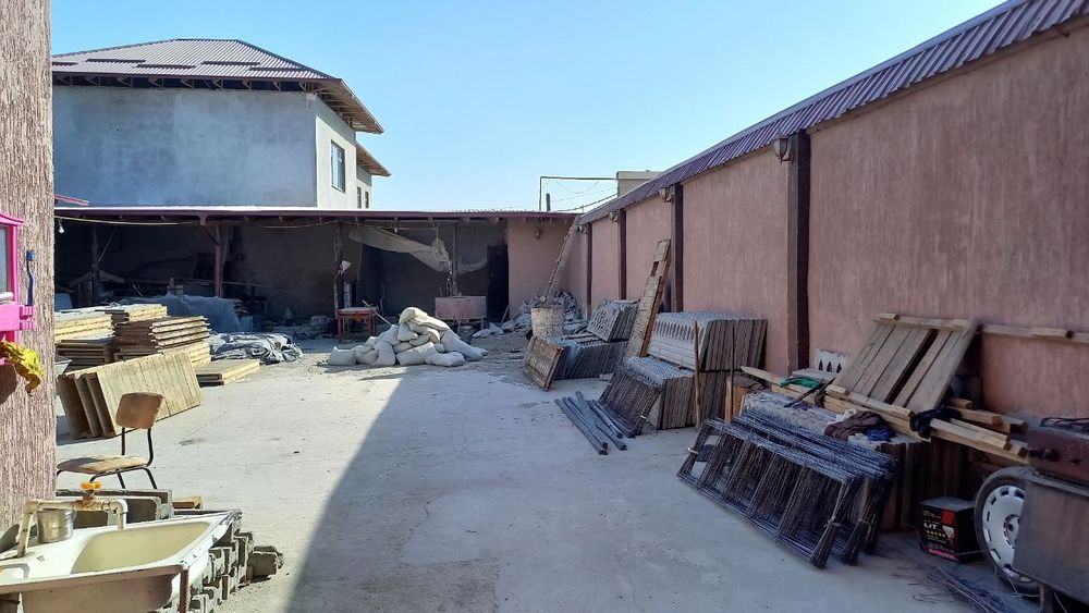 Hovli sotiladi katej fason hamma sharoiti bor tok suv sivet