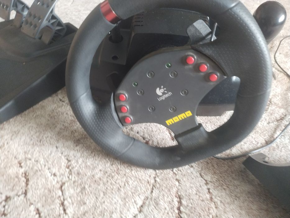 Игровой руль Момо