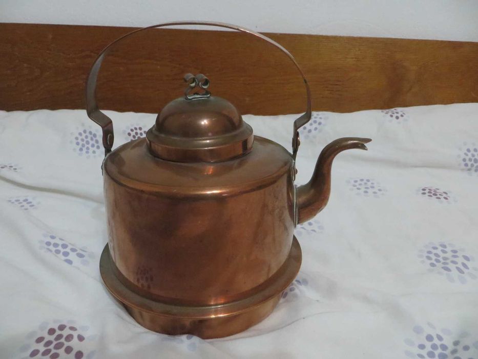 Медни антикварни съдове фондю, сервиз за чай, чайник