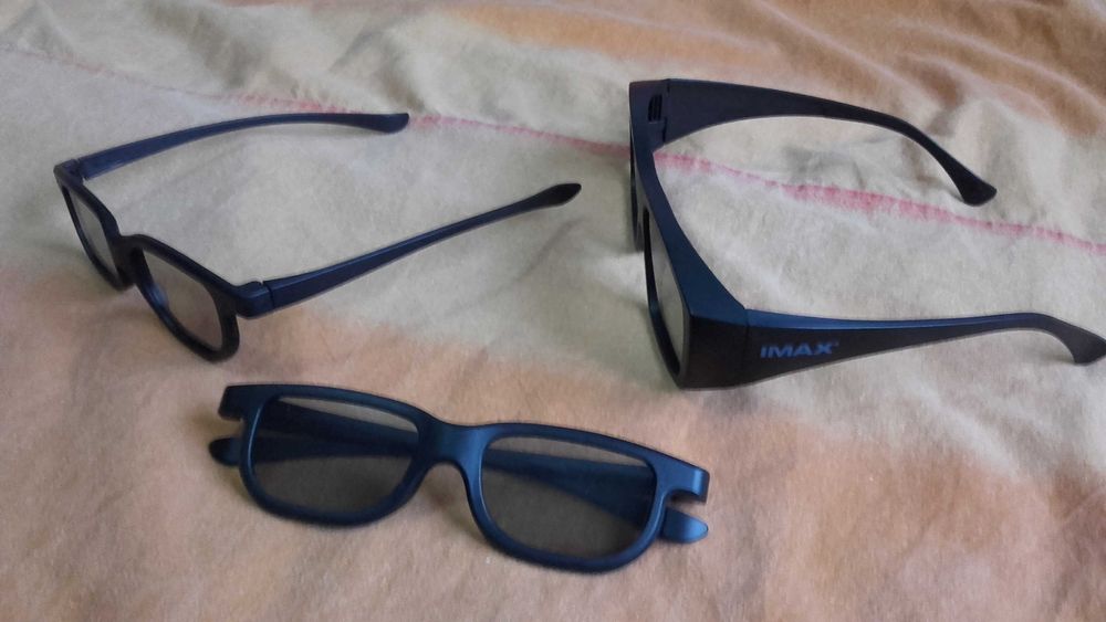 Ochelari 3D trei perechi 60 lei