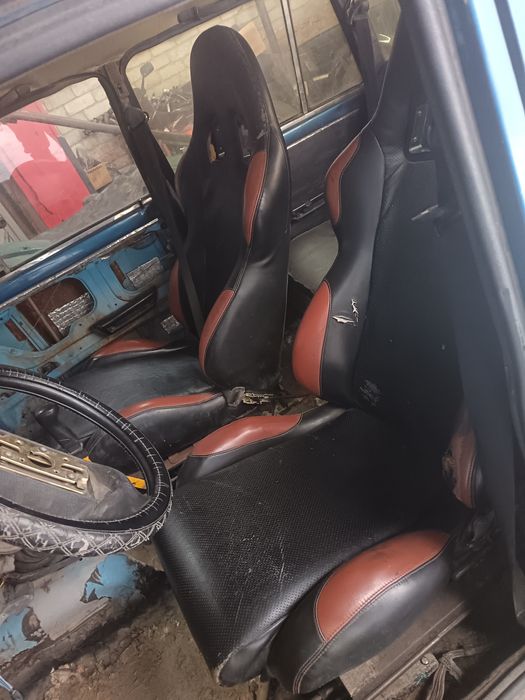 Спорт сиденья ковши