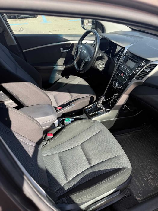 Hyundai i30 Hatchback | 1.6 Benzina | 7DCT (Automata) | Euro 6  | 135 CP  | 2015  | 145000 KM