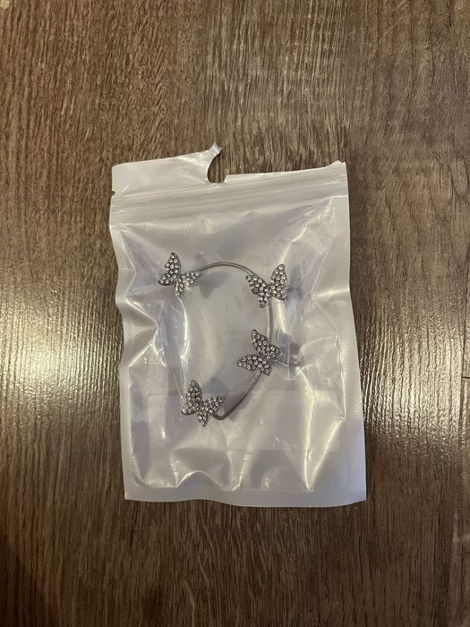 Чисто нови обеци и други бижута