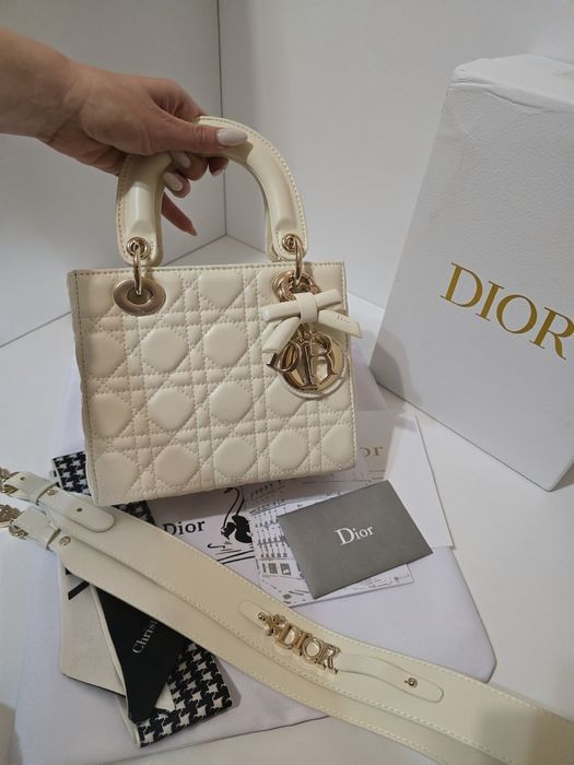 Налична чанта Lady Dior Latte