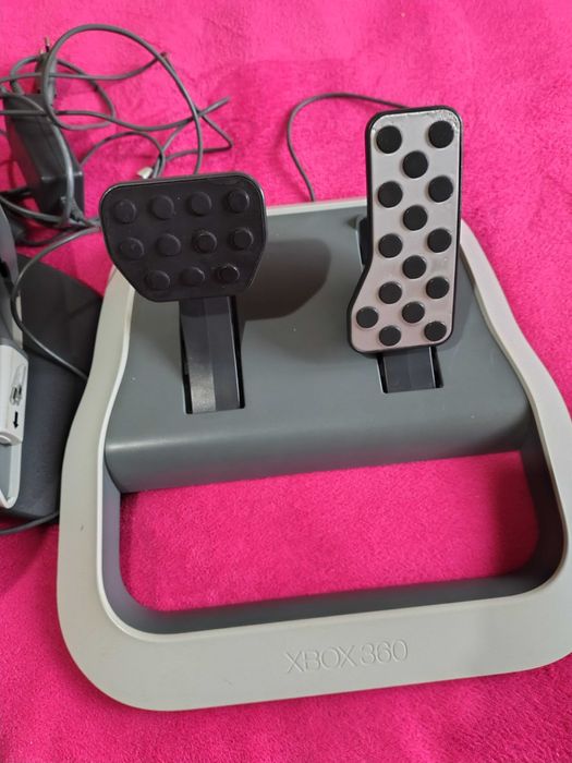 Volan si pedale xbox 360.