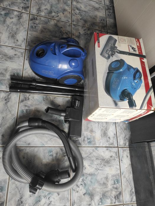 Aspirator cu sac în perfectă stare de funcționare. Este aproape nou.