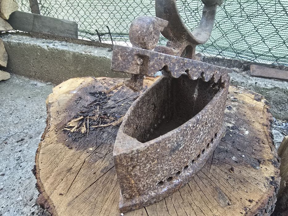 Продавам стара  Ютия