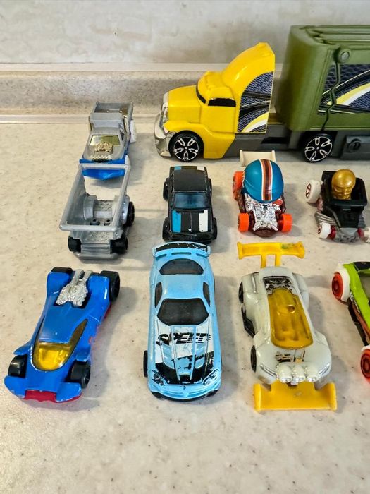 Машинки хотвилс Hot Wheels
