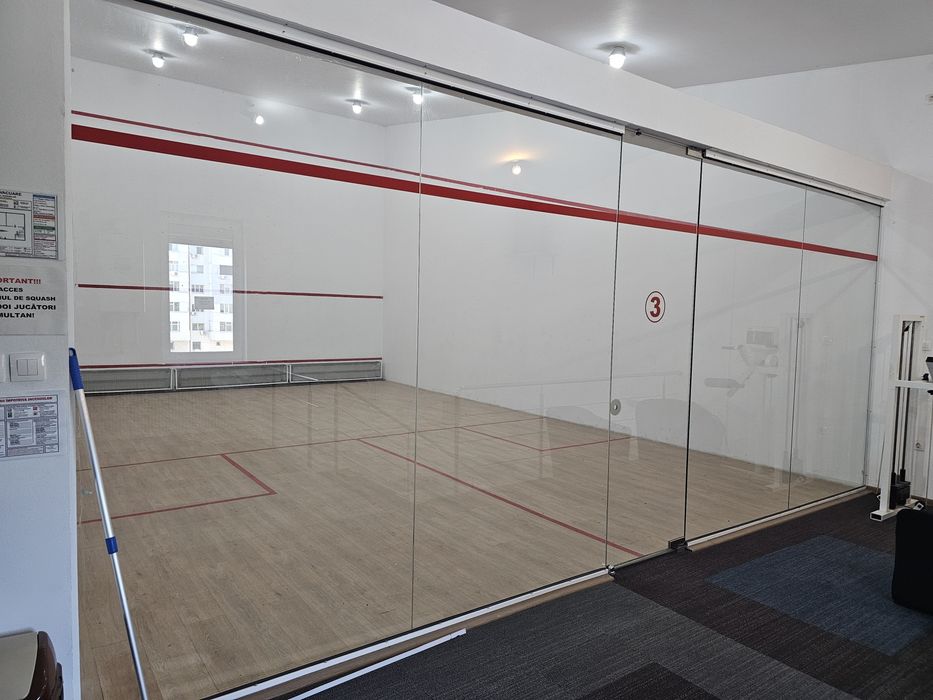 Perete sticlă securizată teren Squash