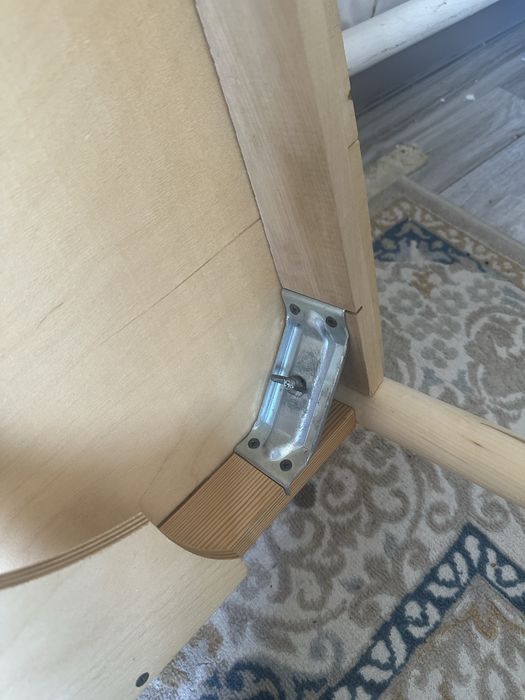 Продается стол б/у