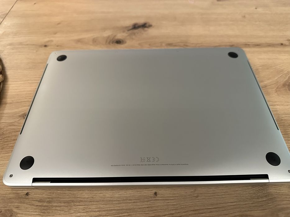 MacBook Pro 13 2019 | Мощен i7 | 16GB RAM | Само 148 цикъла!