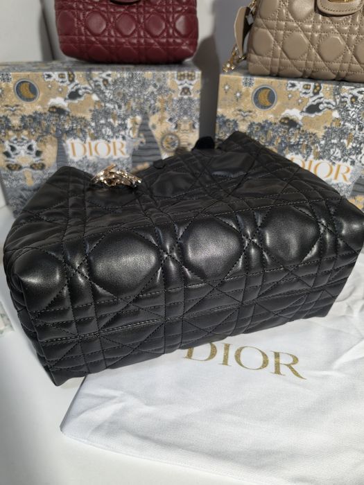 Налична чанта Dior Toujours Tote
