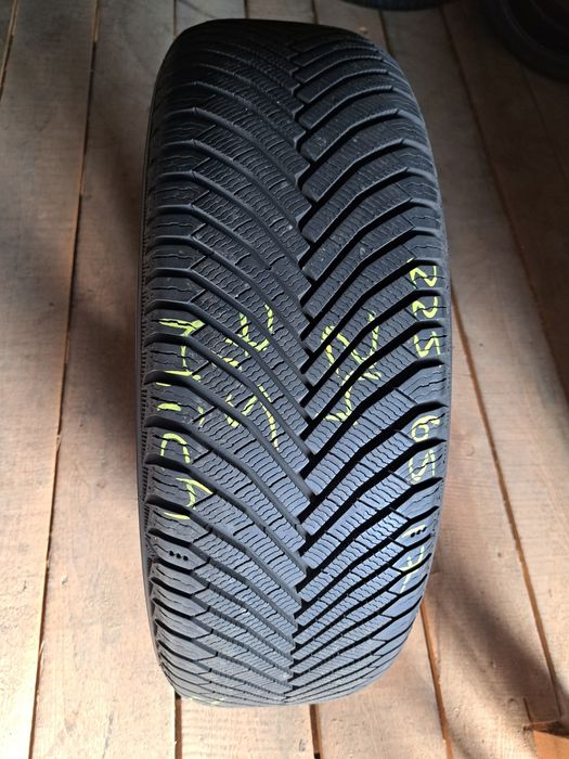 Anvelope desperecheate 225/65 R17 Michelin și Pirelli