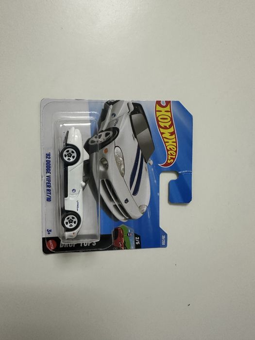Продаю Hot wheels Treasure hunt TH 92 Dodge viper RT/10