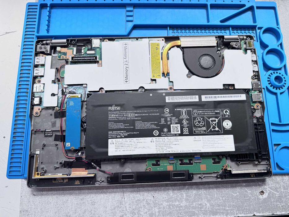 Реновиран лаптоп Fujitsu LIFEBOOK U7511 15.6" IPS i7-1165G7 32GB DDR4 510GB NVMe/ клас А/ 12м гаранция