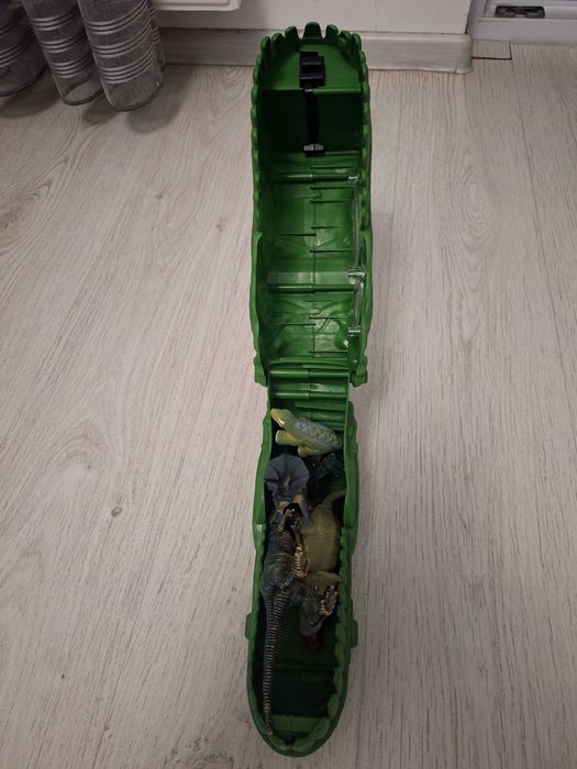 Lot dinozauri plis cutie depozitare.